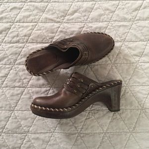 Frye Mule Clogs Size 7